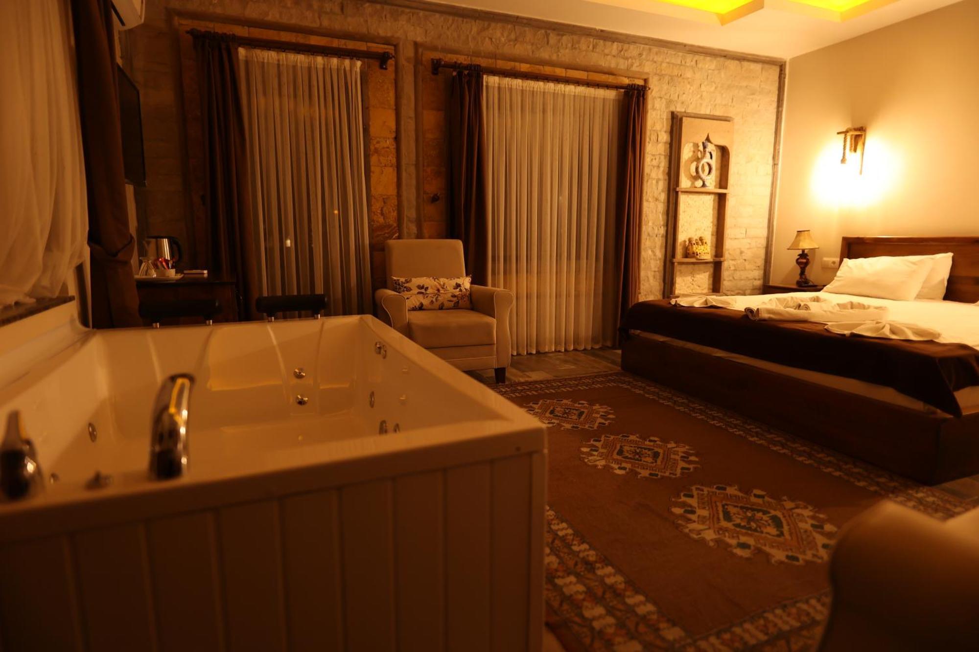 El Nazar Stone Suite Учисар Экстерьер фото